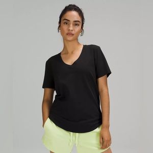NWOT Lululemon Love V-Neck T-Shirt Black